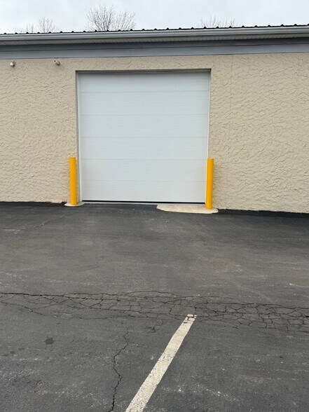 More Photos Of 365 Lancaster Ave, Malvern Showroom For Lease