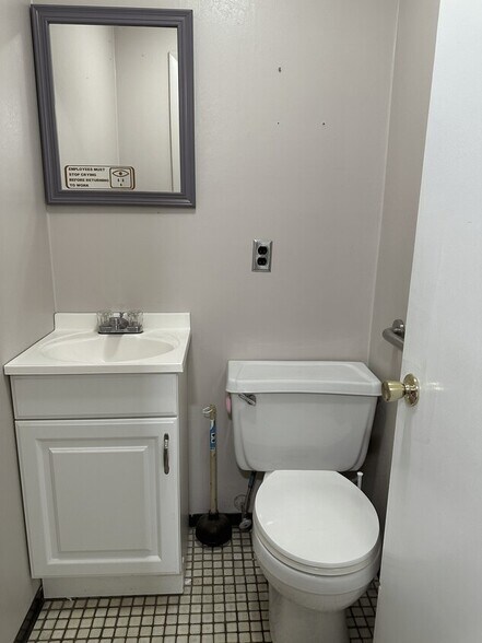 More Photos Of 1231 Mohawk St, Utica Apartments For Lease