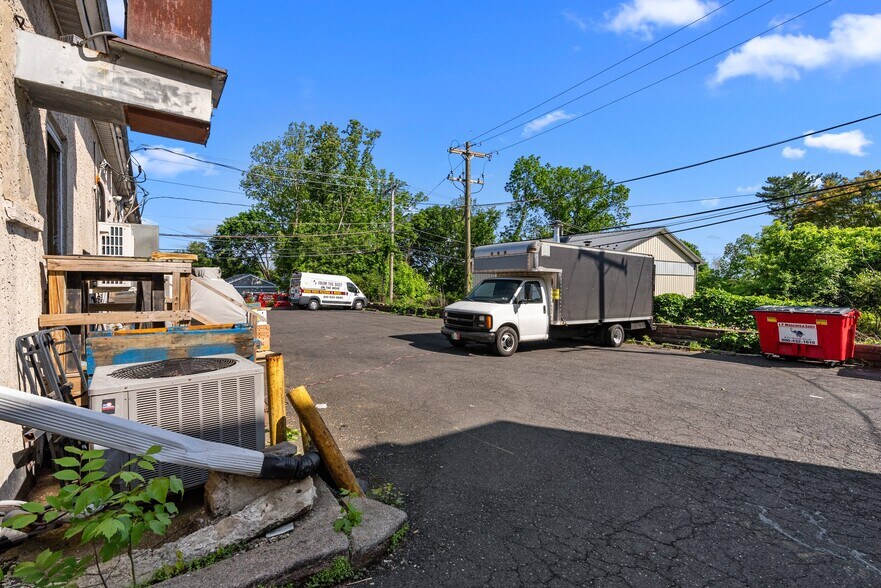More Photos Of 513-519 Germantown Pike, Lafayette Hill Storefront For Lease