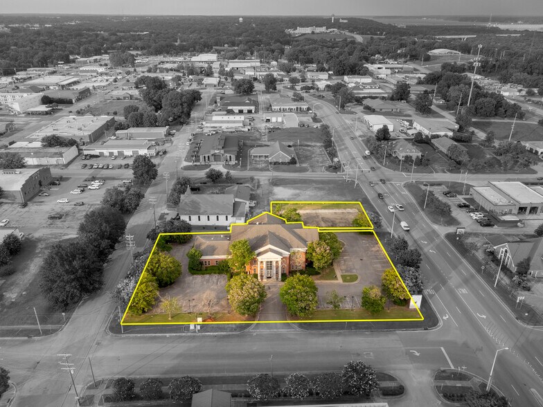 More Photos Of 201 E Dr Hicks Blvd, Florence Medical For Sale