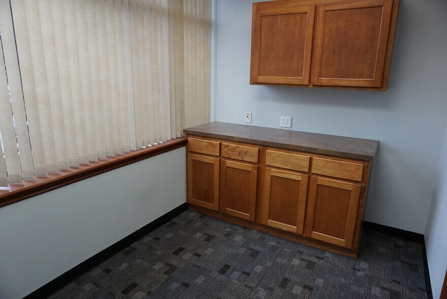 More Photos Of 295 Bradley Blvd, Richland Office For Lease