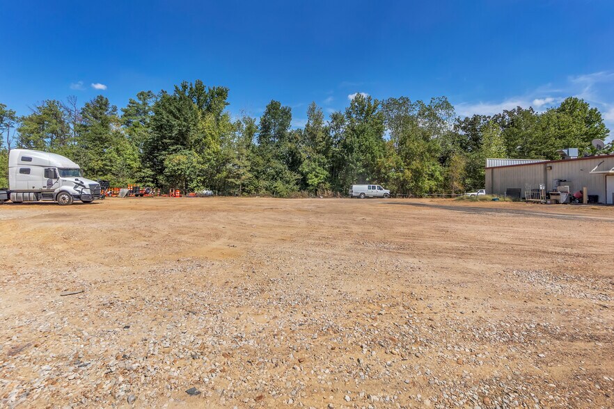 More Photos Of 5577 County Road 174, Grenada General Retail For Sale