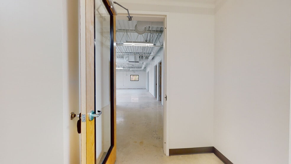 More Photos Of 929-933 White St, Atlanta Unknown For Lease