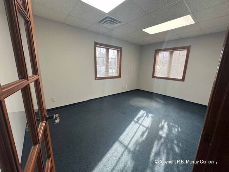 More Photos Of 840 E Primrose St, Springfield Office For Lease