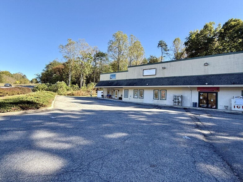 More Photos Of 15462 Stewartsville Rd, Vinton Convenience Store For Sale