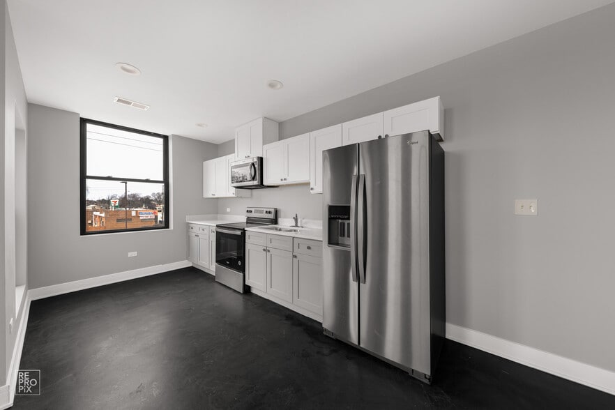 More Photos Of 10301 S Kedzie Ave, Chicago Storefront Retail Residential For Lease