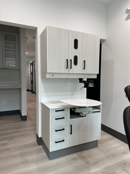 More Photos Of McKendree Rd, San Antonio Office For Sale