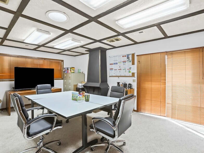 More Photos Of 4320 SW 110th St, Beaverton Office For Sale