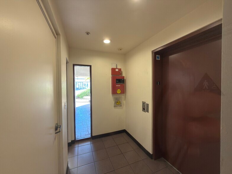 More Photos Of 809 S Atlantic Blvd, Monterey Park Office For Sale