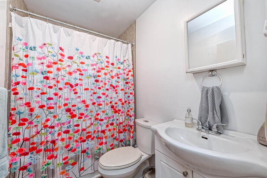 More Photos Of 156 Dagmar Av, Vanier Apartments For Sale