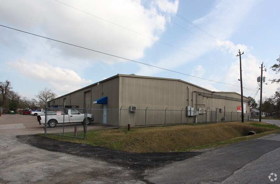 Primary Photo Of 301 Bennington St, Houston Warehouse For Lease