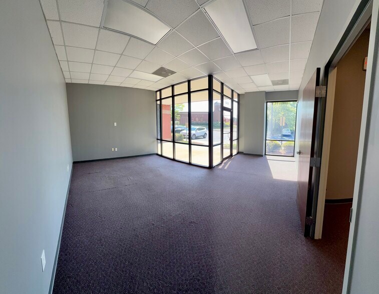 More Photos Of 9000 Peridot Pky, Stockbridge Unknown For Lease