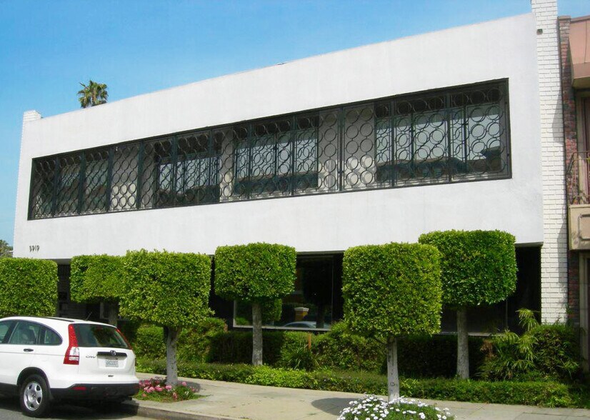 Primary Photo Of 5919 W 3rd St, Los Angeles Office For Lease