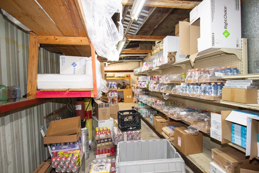 More Photos Of 47506 US-290 BUS, Hempstead Convenience Store For Sale