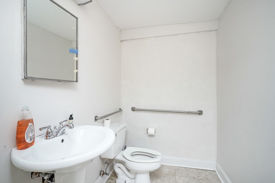 More Photos Of 3459 Norwood Ave, Pennsauken Service For Sale