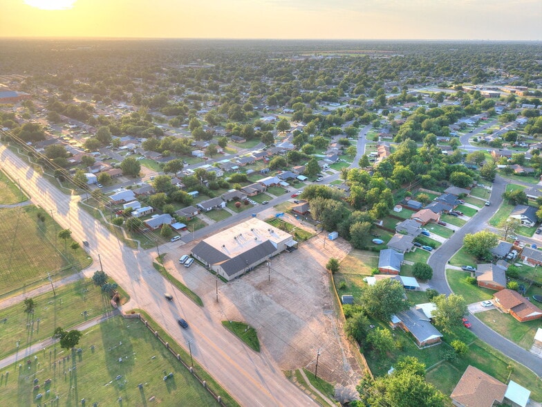 More Photos Of 809 SW 4th St, Moore Religious Facility For Sale