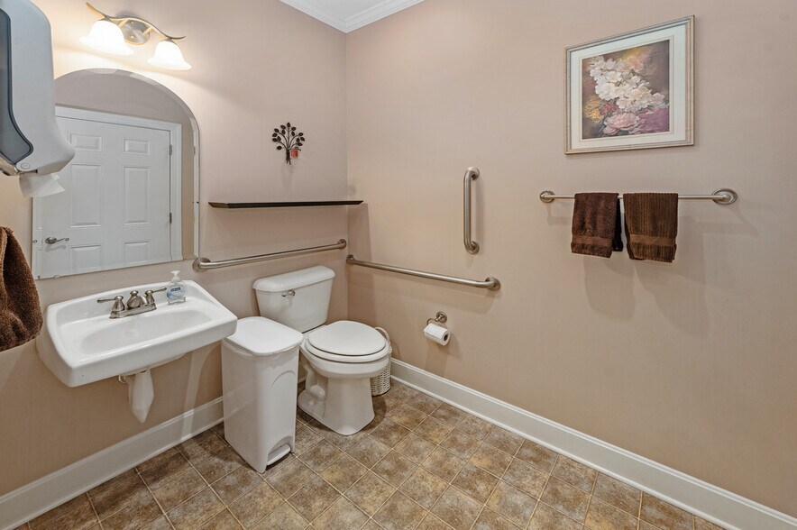 More Photos Of 815 John Harper Rd, Shepherdsville Office For Sale