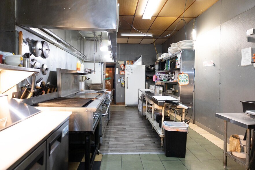 More Photos Of 103 W Main St, Hardwick Restaurant For Sale