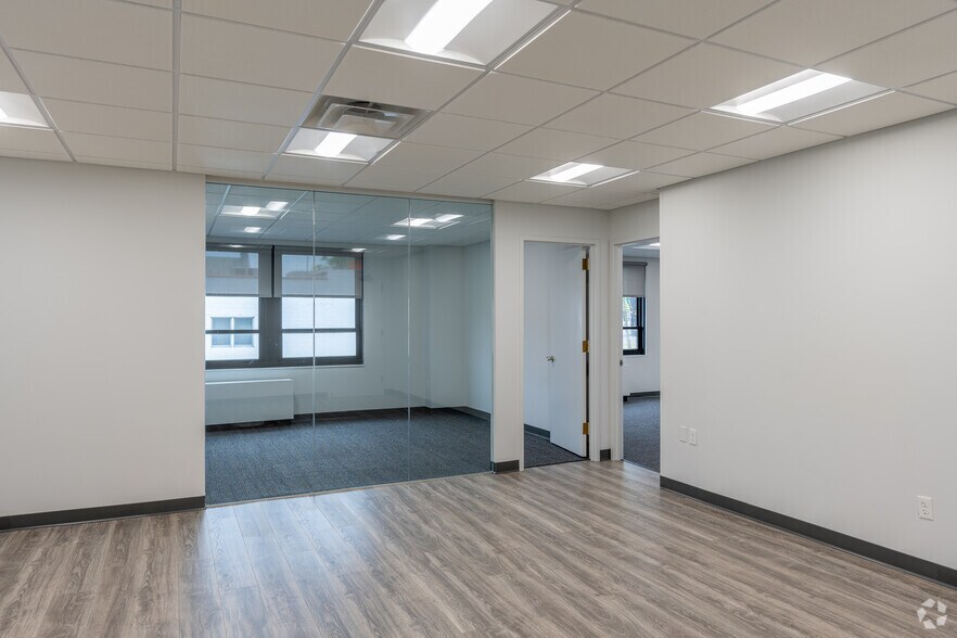 More Photos Of 235-237 Mamaroneck Ave, White Plains Office For Lease