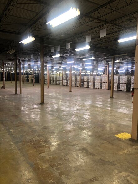 More Photos Of 501 W 10th St, Trenton Warehouse For Lease