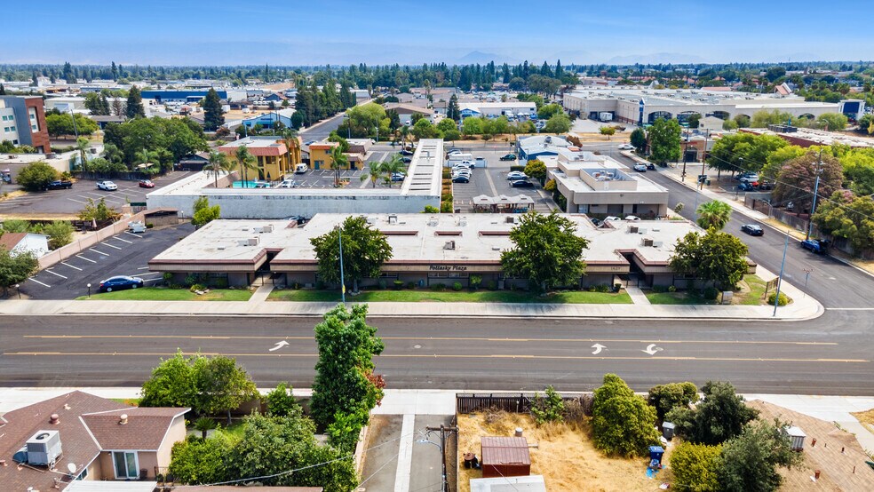 More Photos Of 1629 Pollasky Ave, Clovis Office For Sale