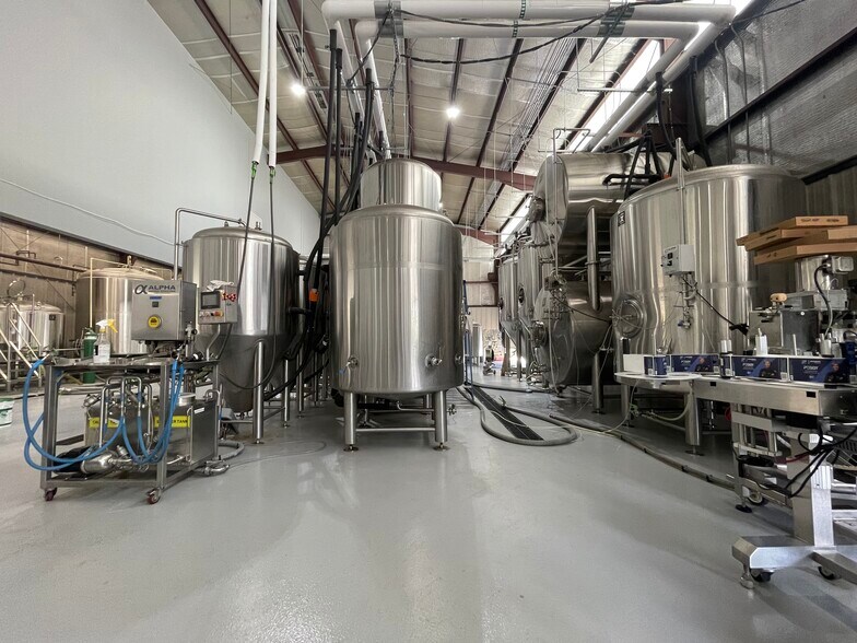 More Photos Of 4001 Navigation Blvd, Houston Warehouse For Sale