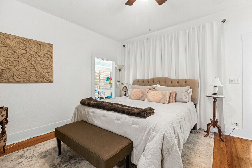 More Photos Of 2 FM 289, Comfort Specialty For Sale