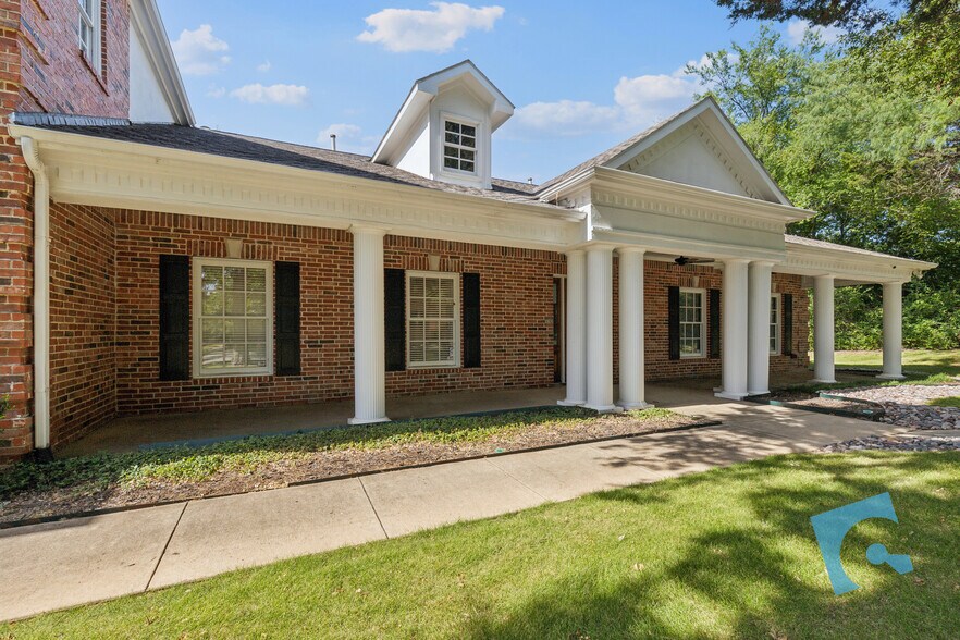 More Photos Of 2485 E Southlake Blvd, Southlake Loft Creative Space For Lease
