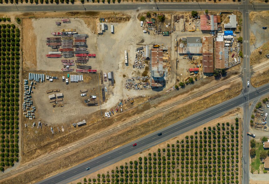 More Photos Of 684 Citrus st, Lindsay Industrial For Sale