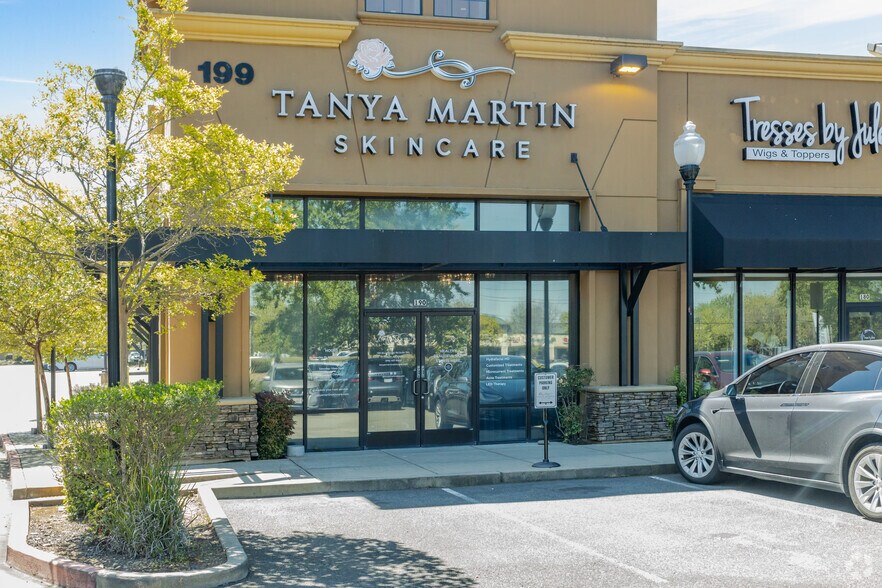 More Photos Of 199 Blue Ravine Rd, Folsom Freestanding For Lease