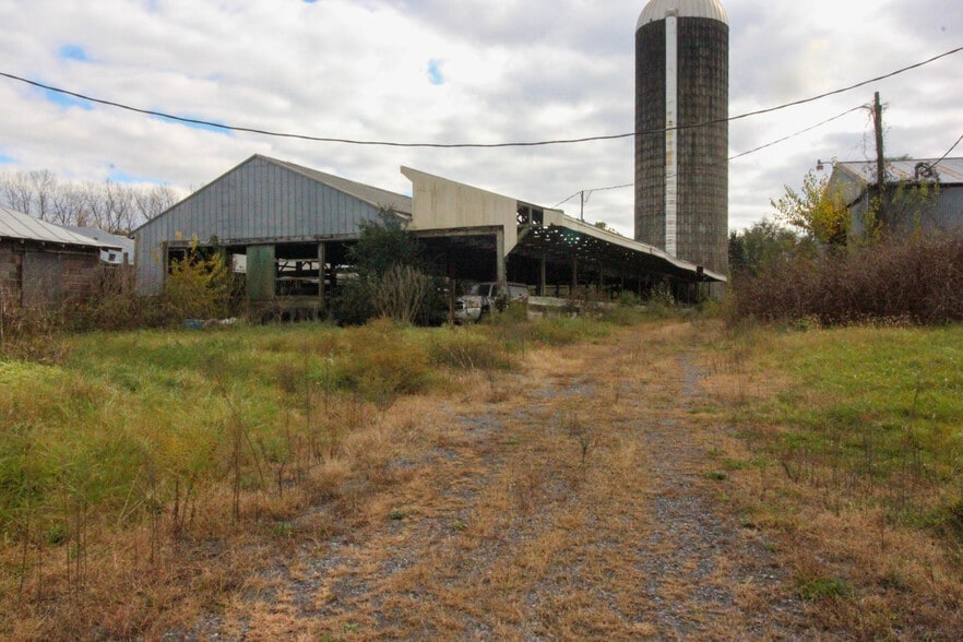 More Photos Of 16094 Evergreen Valley Rd, Timberville Specialty For Lease