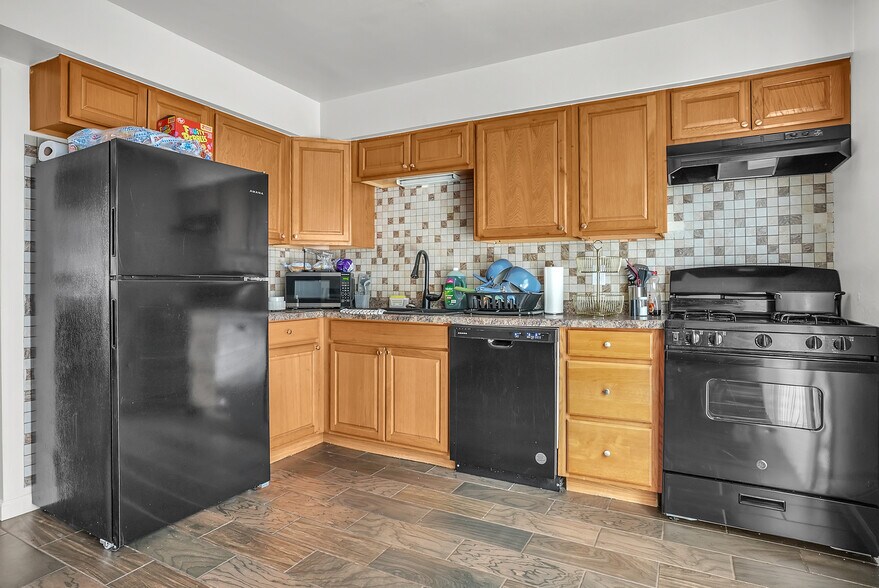 More Photos Of 2573-2581 Parkview Street, Portage Multifamily For Sale
