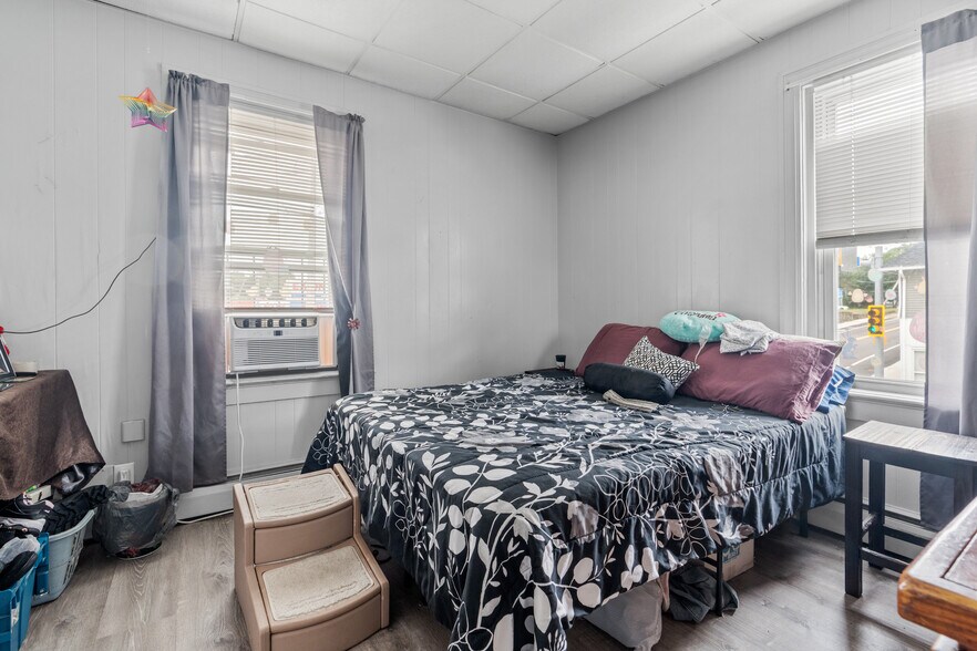 More Photos Of 635 637 Fall River Ave, Seekonk Apartments For Sale