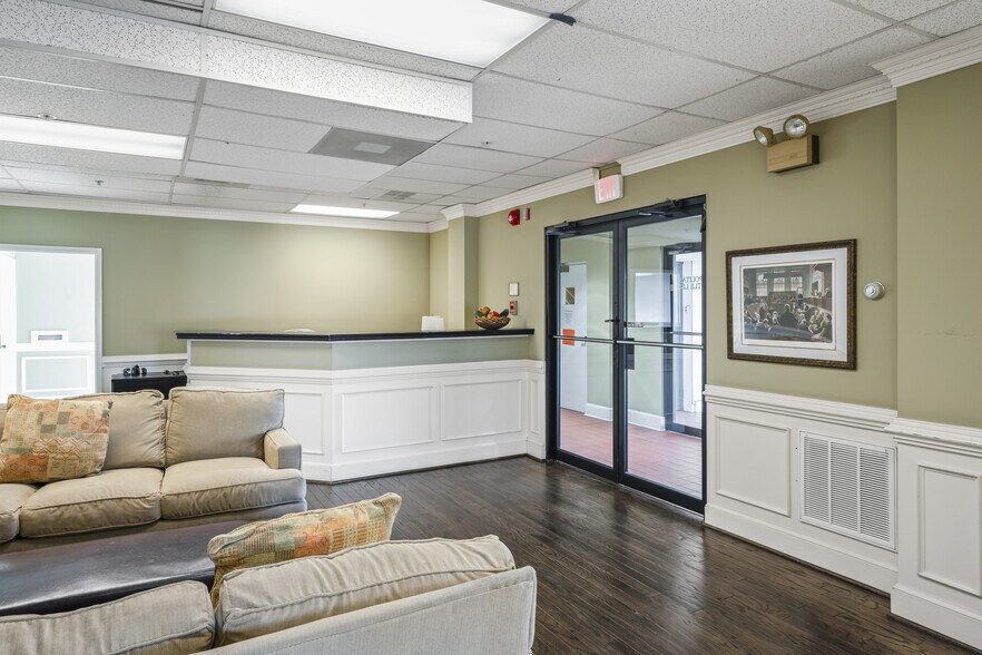More Photos Of 602 S King St, Leesburg Medical For Lease