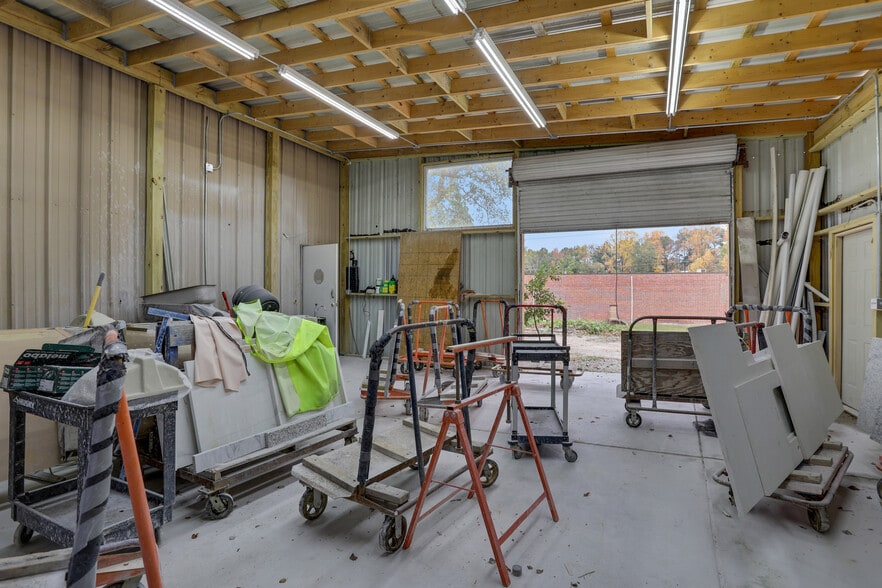 More Photos Of 1385 English St NW, Atlanta Warehouse For Sale