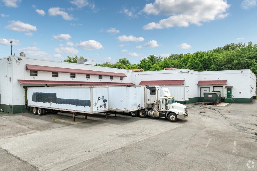 More Photos Of 50 Morton St, East Rutherford Warehouse For Lease