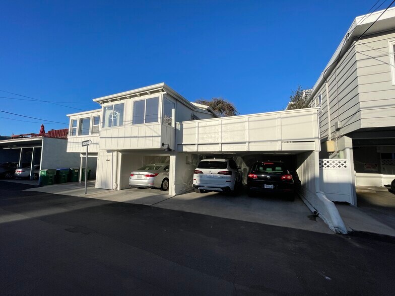 More Photos Of 527-529 Catalina, Laguna Beach Apartments For Sale