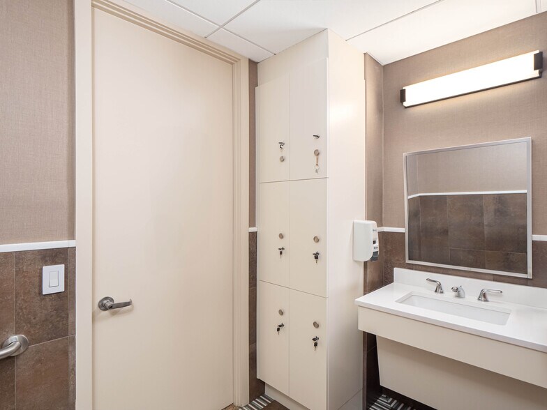 More Photos Of 1045 Park Ave, New York Apartments For Sale