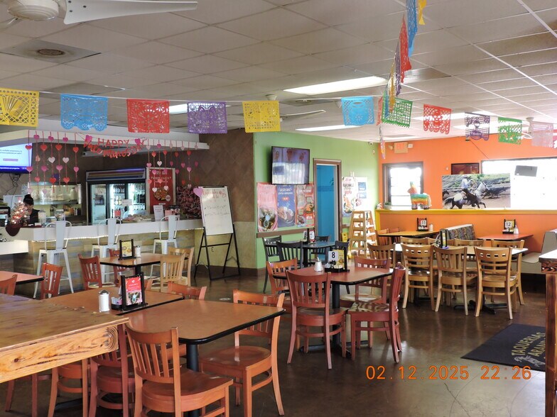 More Photos Of 5560 Gulfton Dr, Houston General Retail For Sale