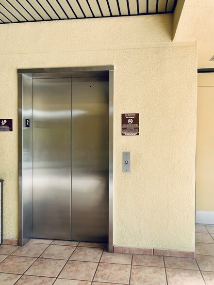 More Photos Of 8370 W Flagler St, Miami Medical For Sale