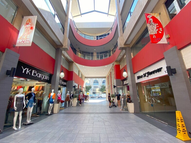 More Photos Of 800 E 12th St, Los Angeles Office For Sale