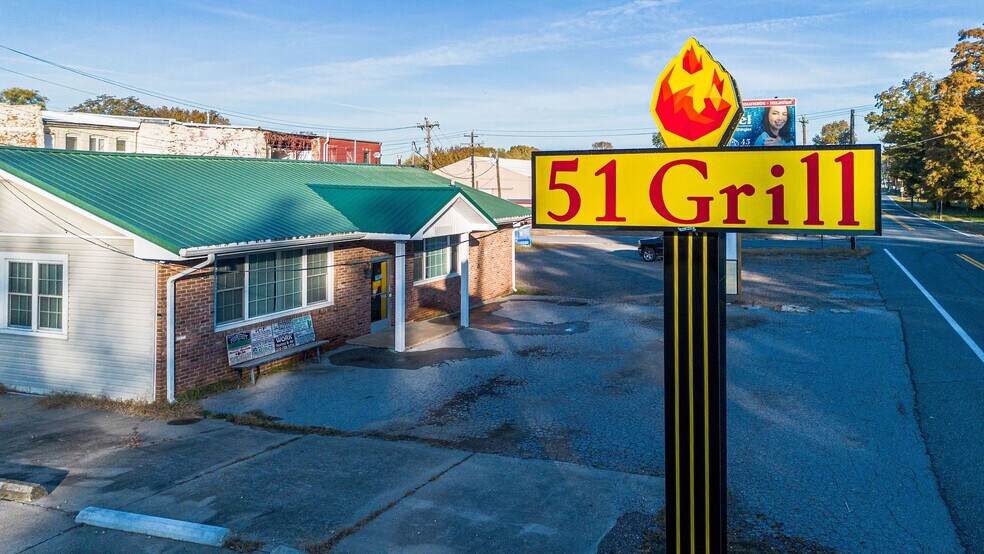Primary Photo Of 464 US Highway 51 N, Bardwell Restaurant For Sale