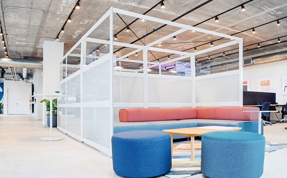 More Photos Of 218 NW 24th St, Miami Office Residential For Lease