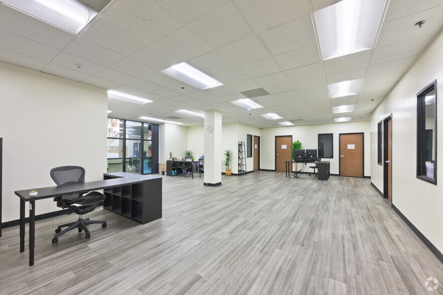 More Photos Of 3950 Airport Dr, Ontario Warehouse For Lease