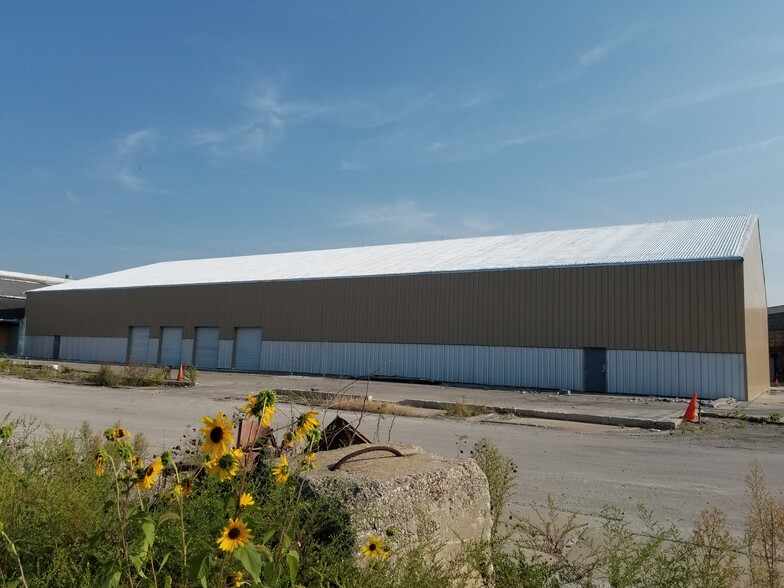 More Photos Of 2100 Manchester Trwy, Kansas City Warehouse For Sale