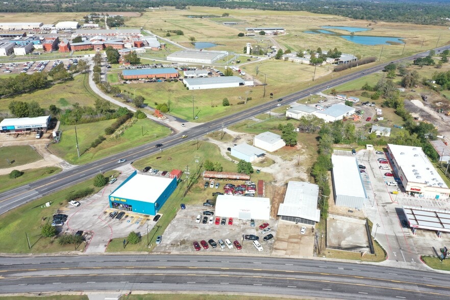 More Photos Of 368 A SH 75 N, Huntsville Freestanding For Lease