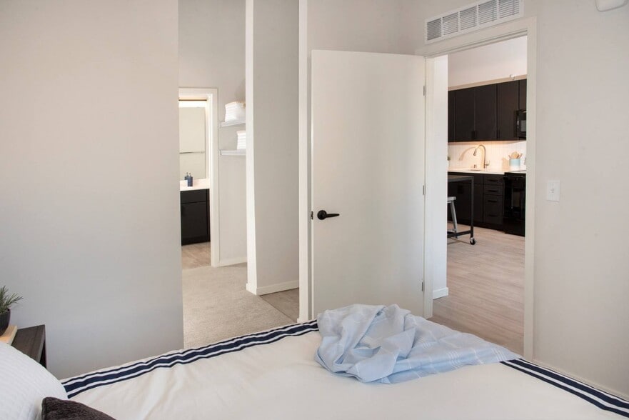 More Photos Of 1020 3rd St N, Minneapolis Apartments For Sale