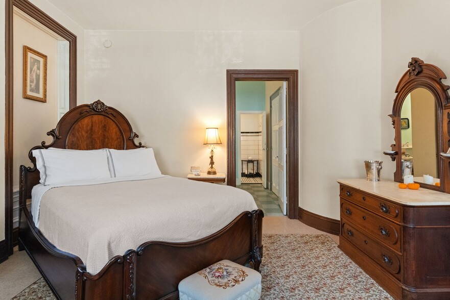 More Photos Of 23-25 Race St, Jim Thorpe Hospitality For Sale