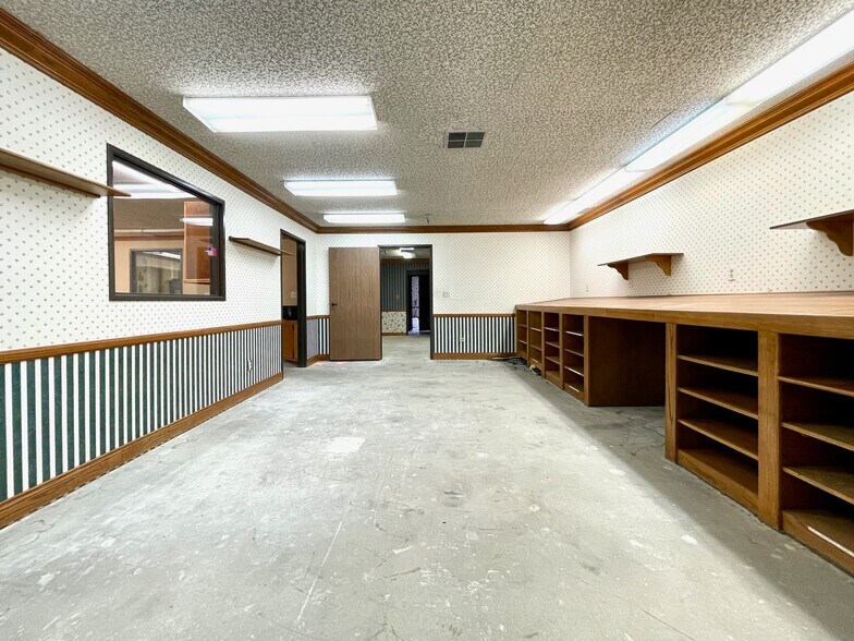 More Photos Of 11920 Goldring Rd, Arcadia Warehouse For Sale