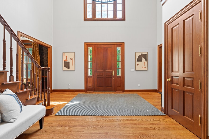 More Photos Of 5455 Plantation Rd, Sunbury Lodge Meeting Hall For Sale